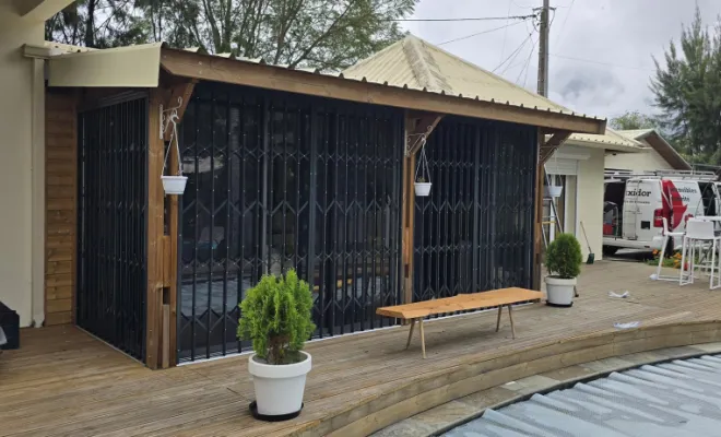 Fabrication et installation de grilles extensibles de sécurité à Saint-Denis, La Réunion